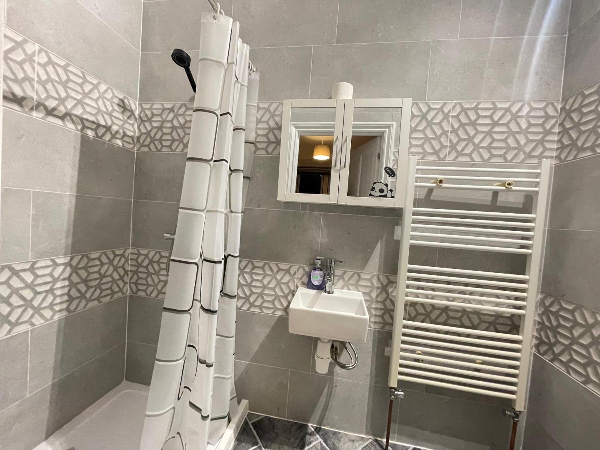 Room With Private Bathroom And Shared Kitchen Londres Exterior foto