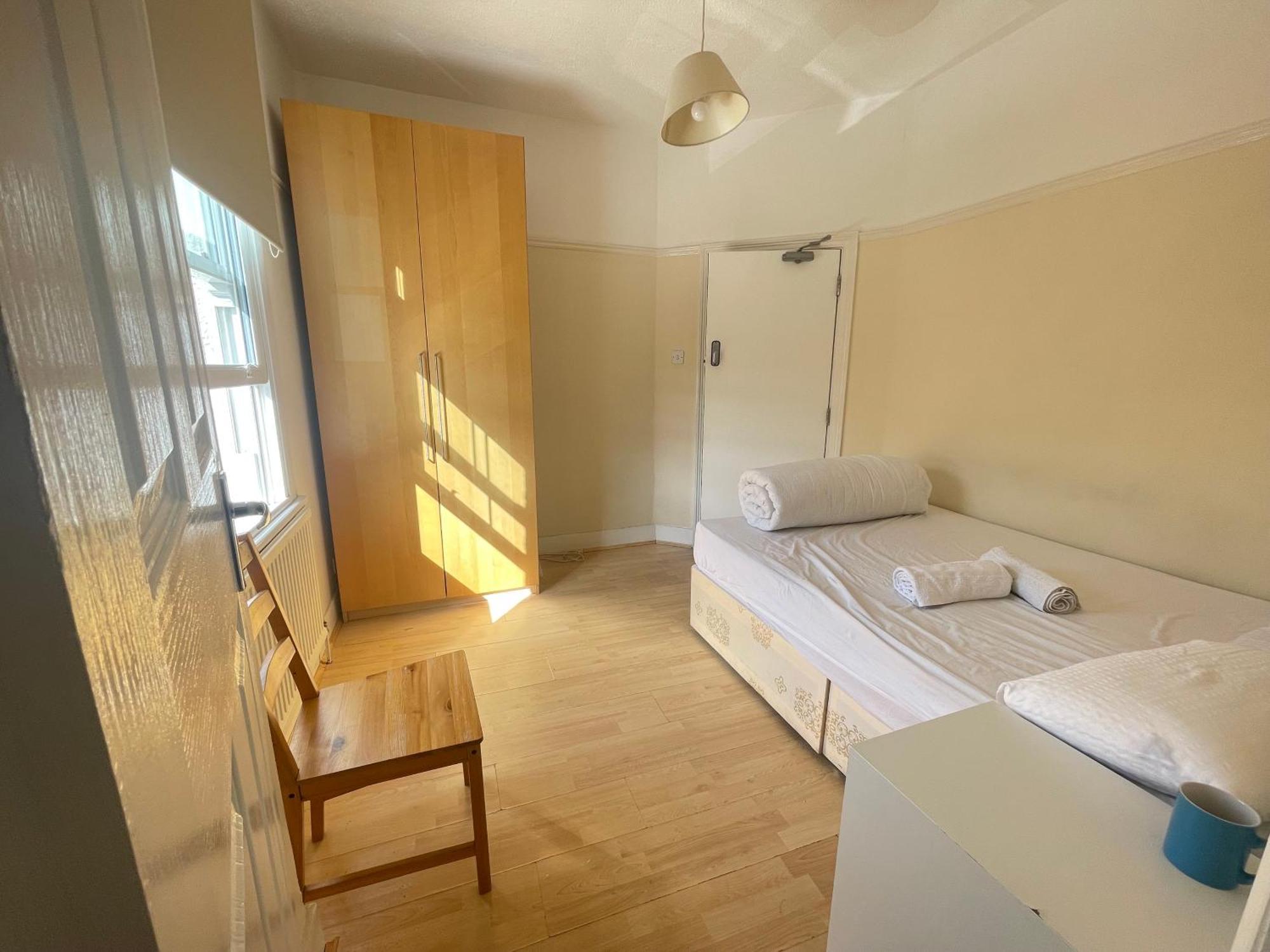 Room With Private Bathroom And Shared Kitchen Londres Exterior foto