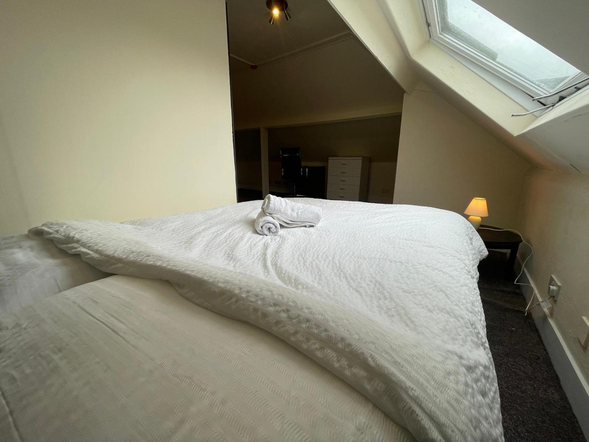 Room With Private Bathroom And Shared Kitchen Londres Exterior foto