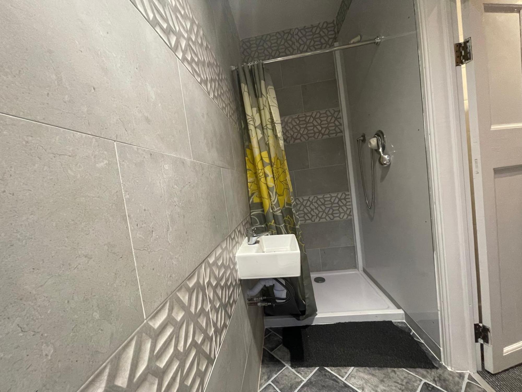 Room With Private Bathroom And Shared Kitchen Londres Exterior foto