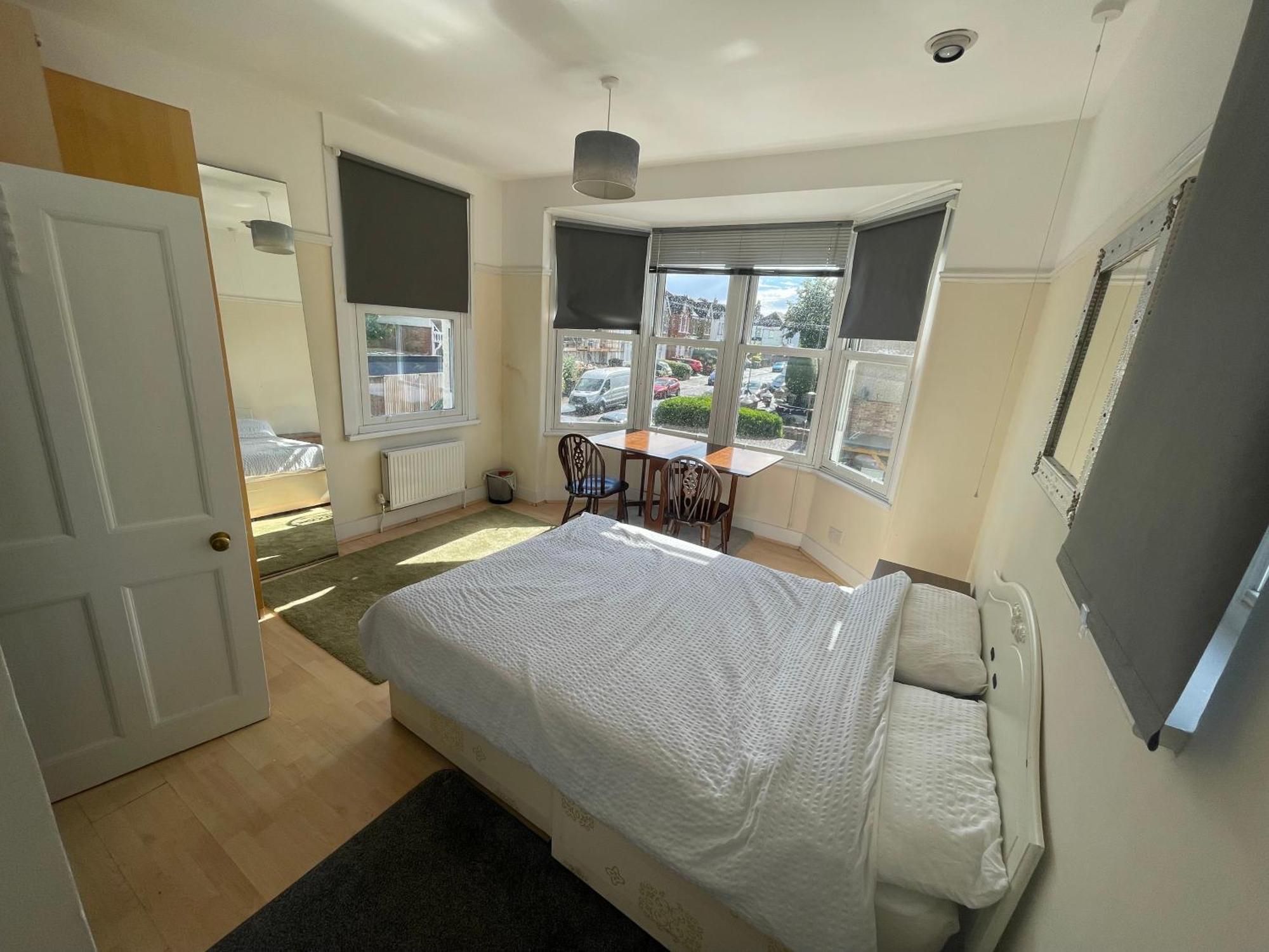 Room With Private Bathroom And Shared Kitchen Londres Exterior foto